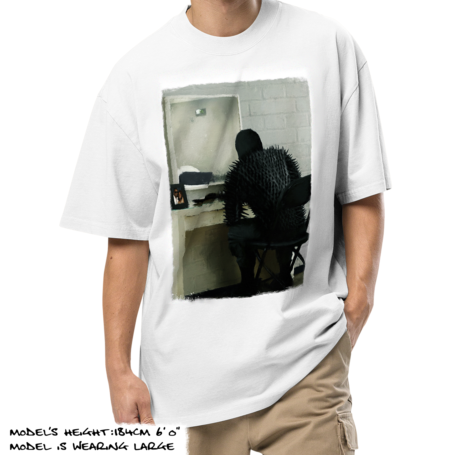 GIANT LOOKS IN THE MIRROR TEE