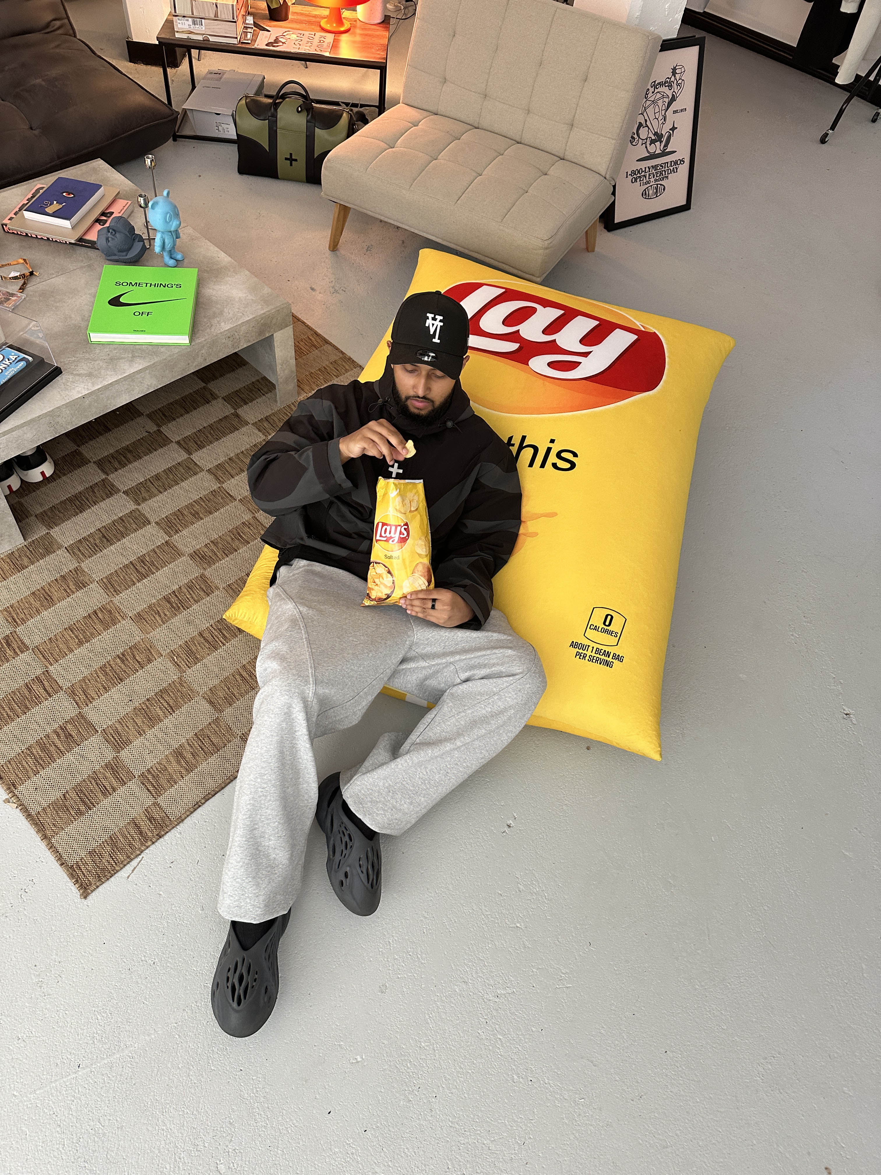 LAY BEANBAG